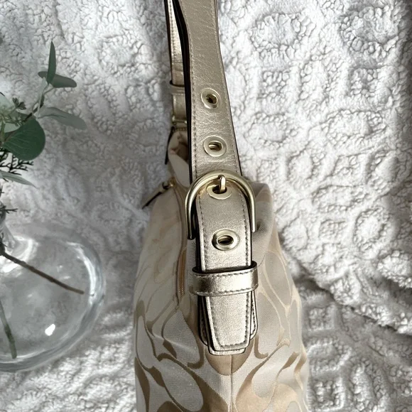 Coach shoulder, convertible cross-body - Picture 4 of 4